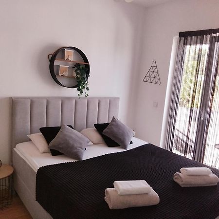 プーラStudio Apartman Marlyアパートメント エクステリア 写真