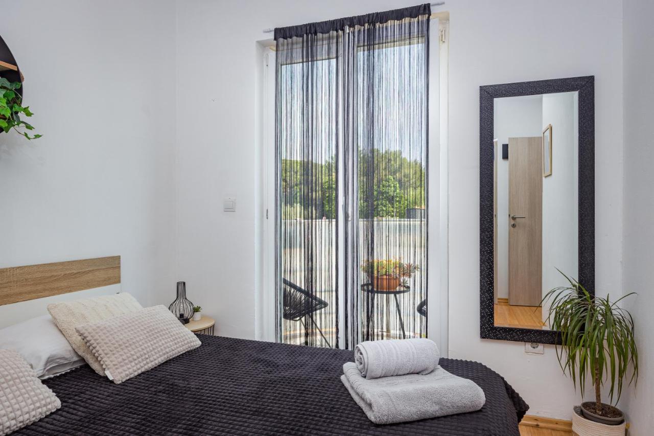 プーラStudio Apartman Marlyアパートメント エクステリア 写真