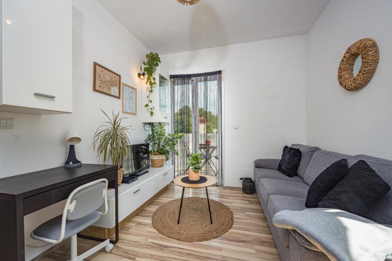 プーラStudio Apartman Marlyアパートメント エクステリア 写真